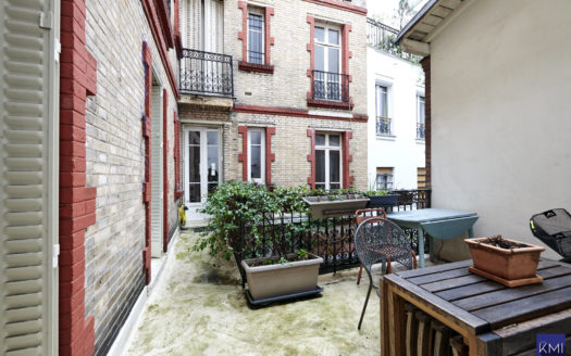 PERE LACHAISE -3 pièces en parfait état avec TERRASSE+CAVE.