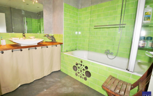 Appartement 2 pièces + cave + poss parking