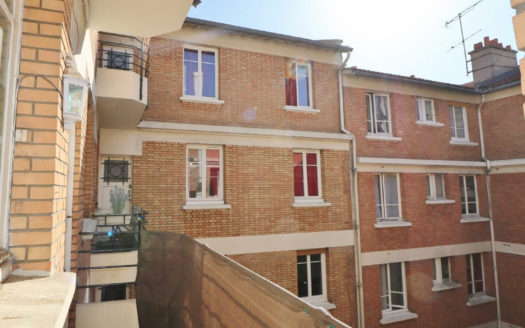 Appartement 2 pièces + balcon + cave