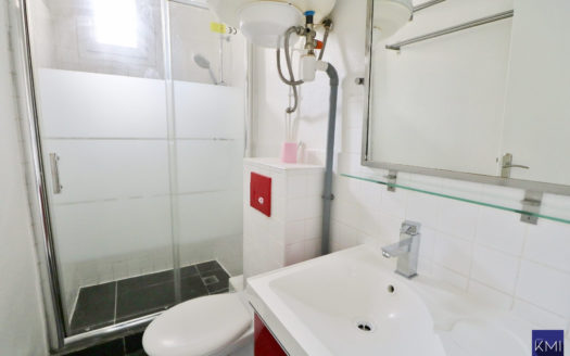 2 PIECES – DERNIER ETAGE