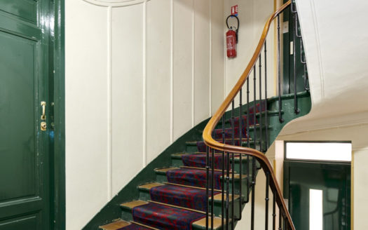 2 PIECES + CAVE – BUTTES CHAUMONT + CAVE