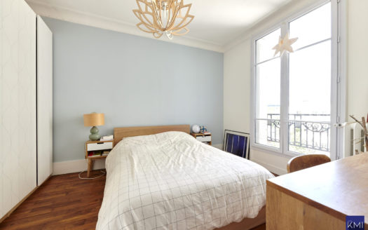 2 PIECES + CAVE – BUTTES CHAUMONT + CAVE