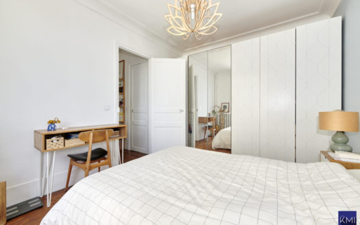 2 PIECES + CAVE – BUTTES CHAUMONT + CAVE