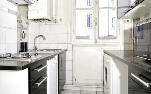 2 PIECES + CAVE + DERNIER ETAGE