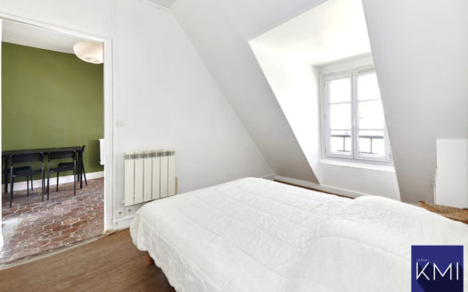 2 pièces dernier étage SAINT AMBROISE