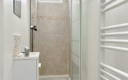 2 pièces refait à neuf VOLTAIRE