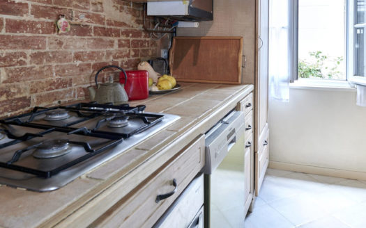 PARMENTIER – 2 pièces type maison + cave