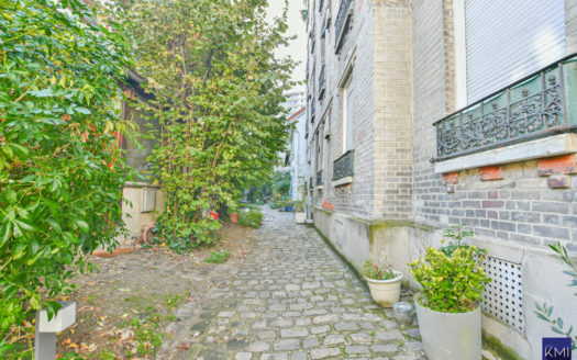 Studio avec mezzanine