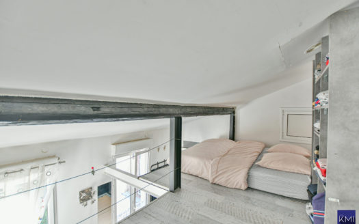 Studio avec mezzanine