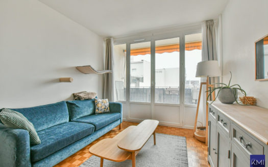 3pièces- étage élevé- place de la nation