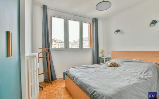 3pièces- étage élevé- place de la nation