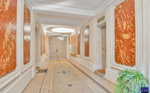 Appartement de 3 pièces + cave + poss parking en sus