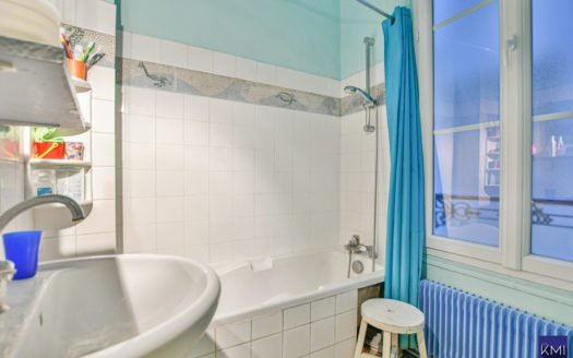 Appartement de 3 pièces + cave + poss parking en sus